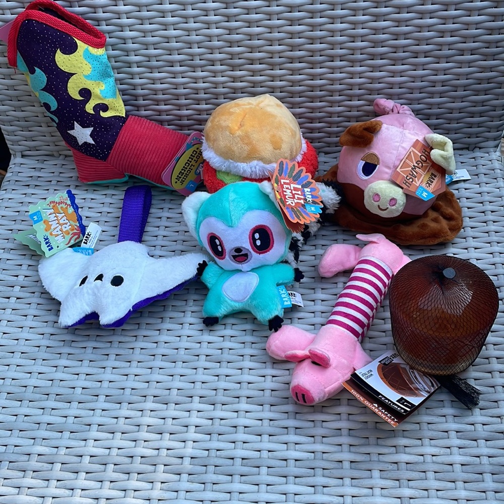 NWT-  BARK PLUSH PET TOYS!! Your Choice!!